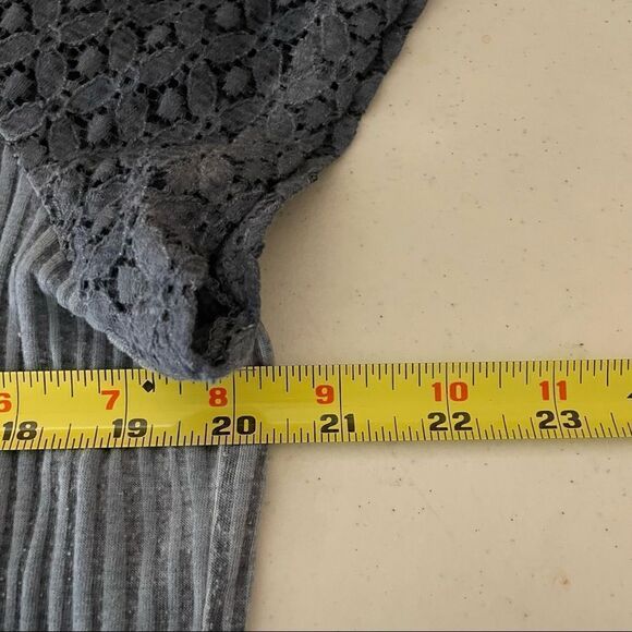 Chicos size 2 lace blouse - Picture 6 of 7